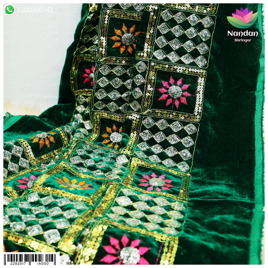 Makhmal Pe Bharat Kaam Ka Vastra - Green