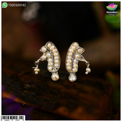 Real Pearl Mayurakrit Kundal