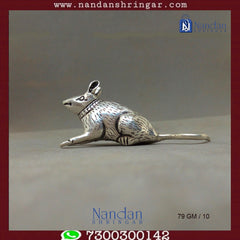 Fine silver rat sculpture by Utsav Arts, showcasing intricate details and craftsmanship, perfect for home decor.