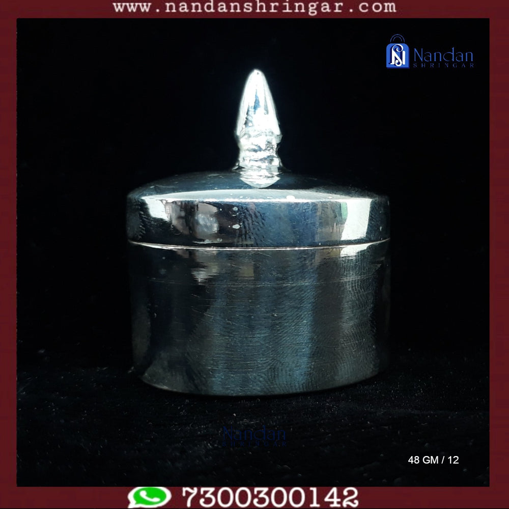 Banta Small in fine silver by Utsav Arts, showcasing intricate design and craftsmanship in a compact size.