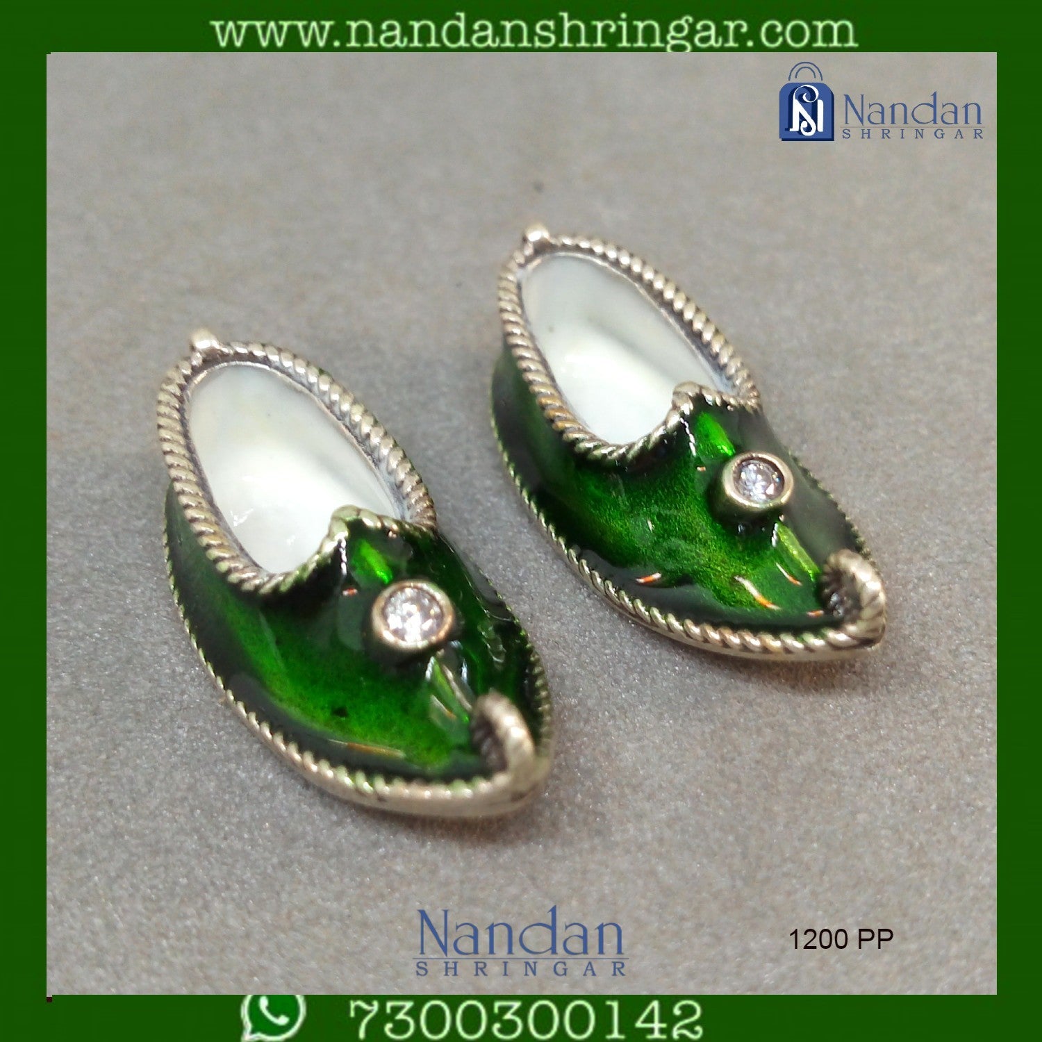 Fine silver Mojadi by Utsav Arts, showcasing intricate design and craftsmanship in a stylish footwear image.